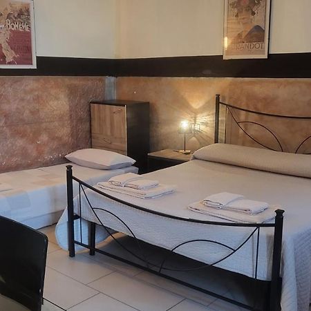 Saint Martin'S House Apartment Vigevano Bagian luar foto