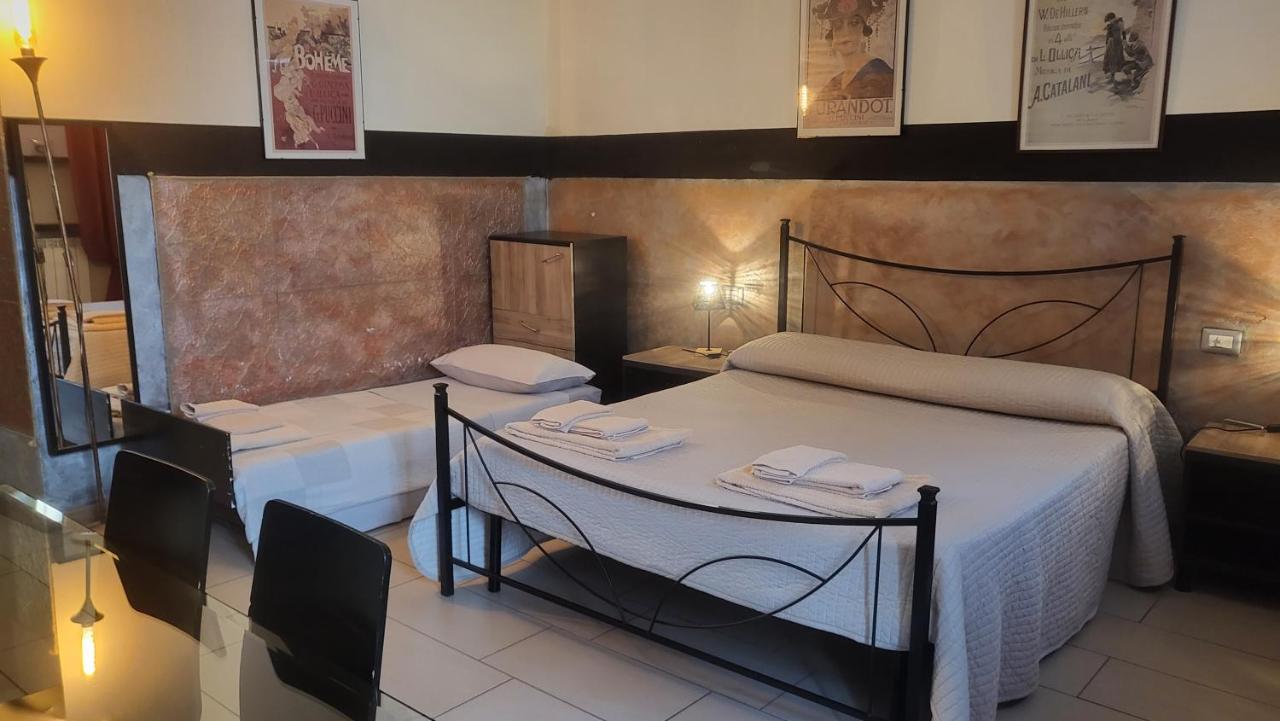Saint Martin'S House Apartment Vigevano Bagian luar foto