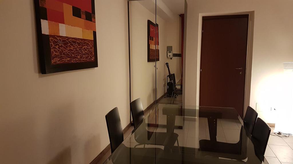 Saint Martin'S House Apartment Vigevano Bagian luar foto
