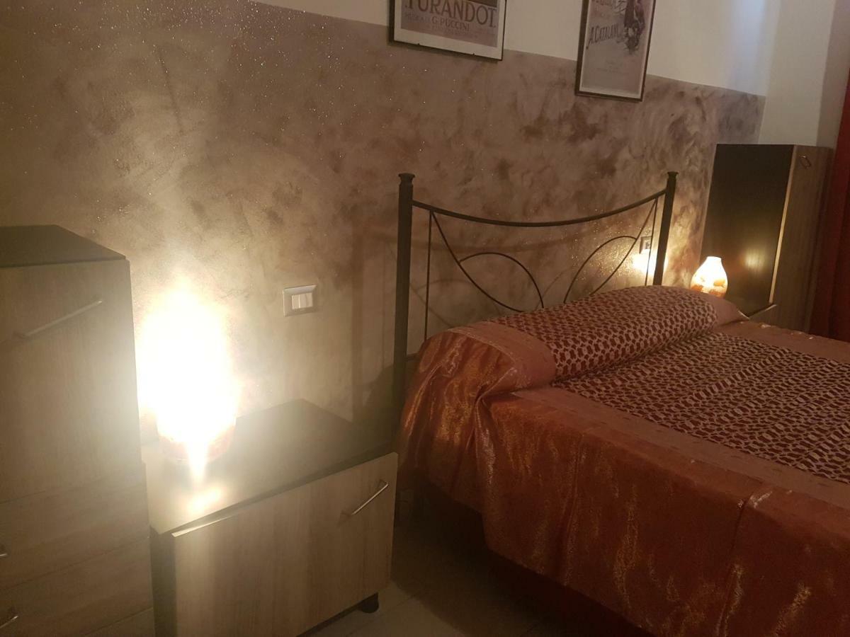 Saint Martin'S House Apartment Vigevano Bagian luar foto